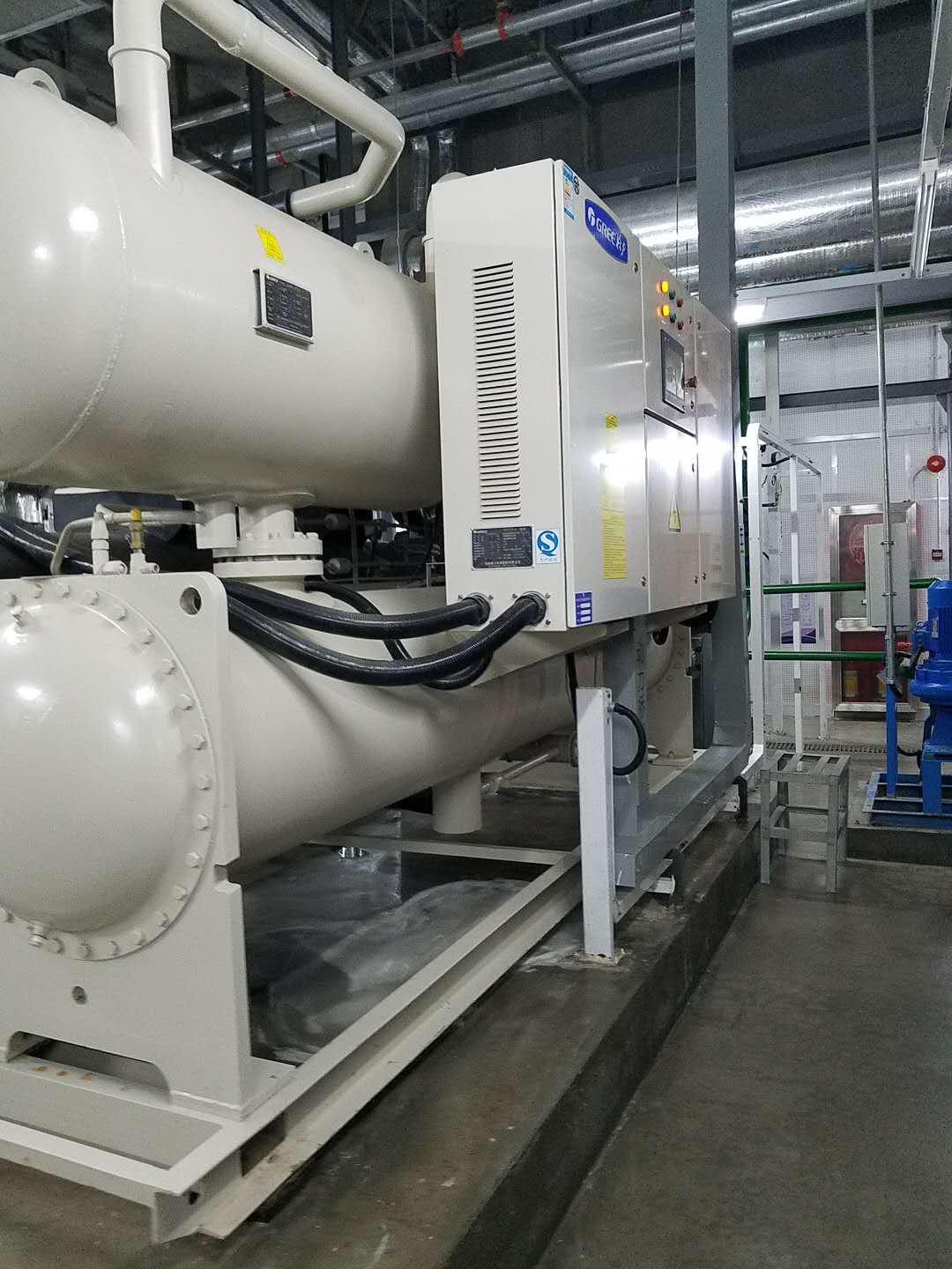 湖南省质量技术监督局对我公司压力管路和压力容器等特种设备装置刷新维建许可证复审结束并宣告新的许可证